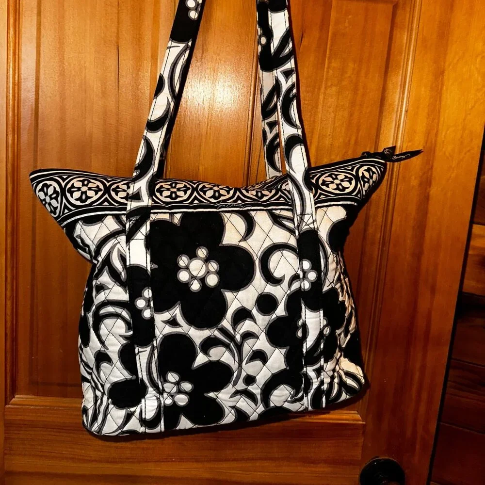 Vera Bradley Black White Night and Day Quilt Purse- Like New - Picture 2 of 6